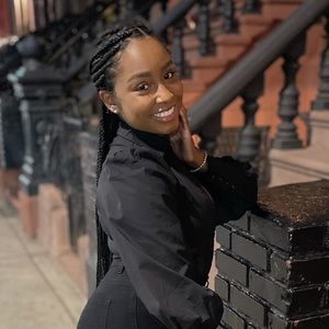 Meet your Posher, Inaely